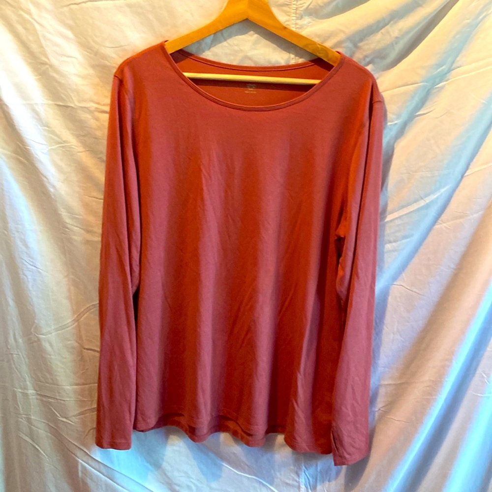 Old Navy Active wear shirt long sleeve